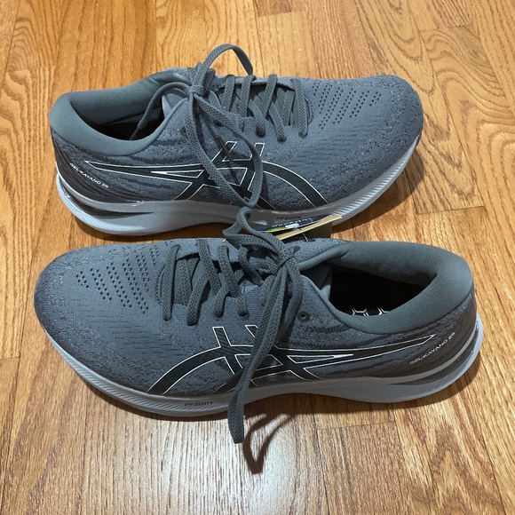 Asics men’s shoes - Picture 4 of 8